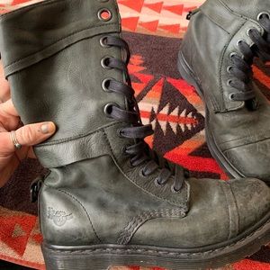 Vintage- Dr. Martens Black Combat Boots